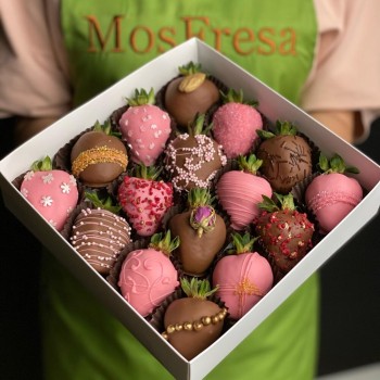 Strawberries in chocolate “Compliment” (16 pcs)